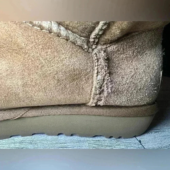 UGG Womens Bailey Button 5991Y Chestnut Brown Sheepskin Boots Sz 7 - Picture 5 of 9